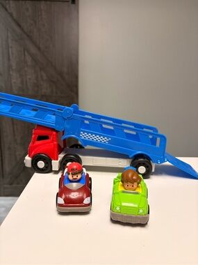 Fisher-Price Little People Blue Wheelie Carrier with Red & Green wheelies